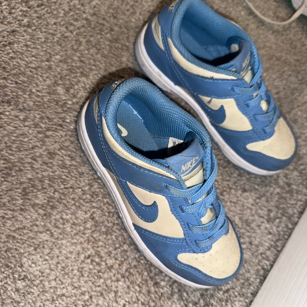 Nike Kids Sneakers in Blue and Cream